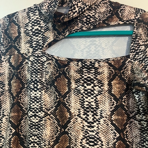 PYTHON PRINT KEYHOLE TOP. No label - Picture 3 of 4